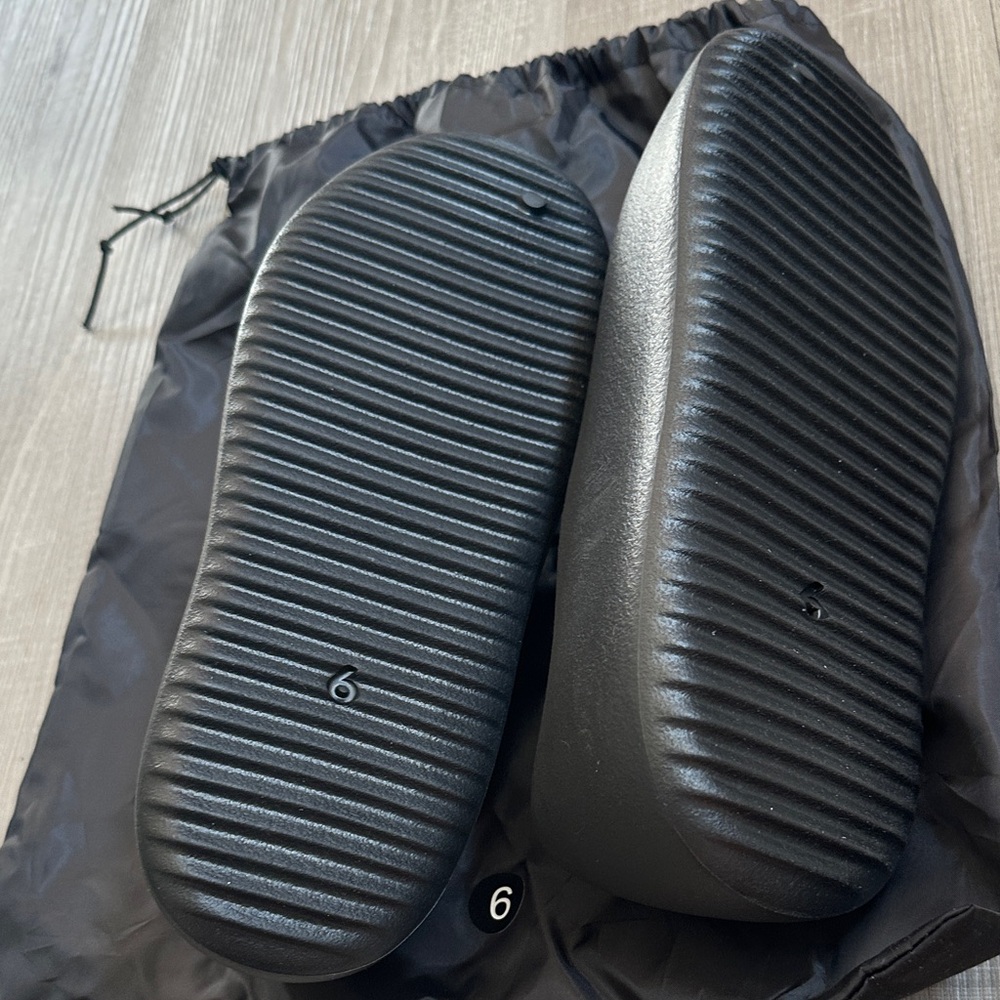YZY Black Men's Slip-On SLIDES - Picture 2 of 2
